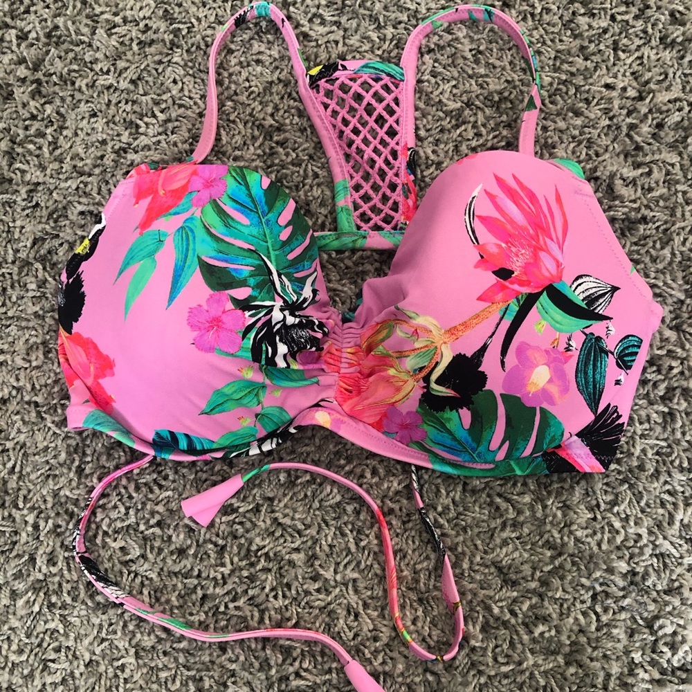 36D Underwire Swim Top! 🌸 Shade & Shore!